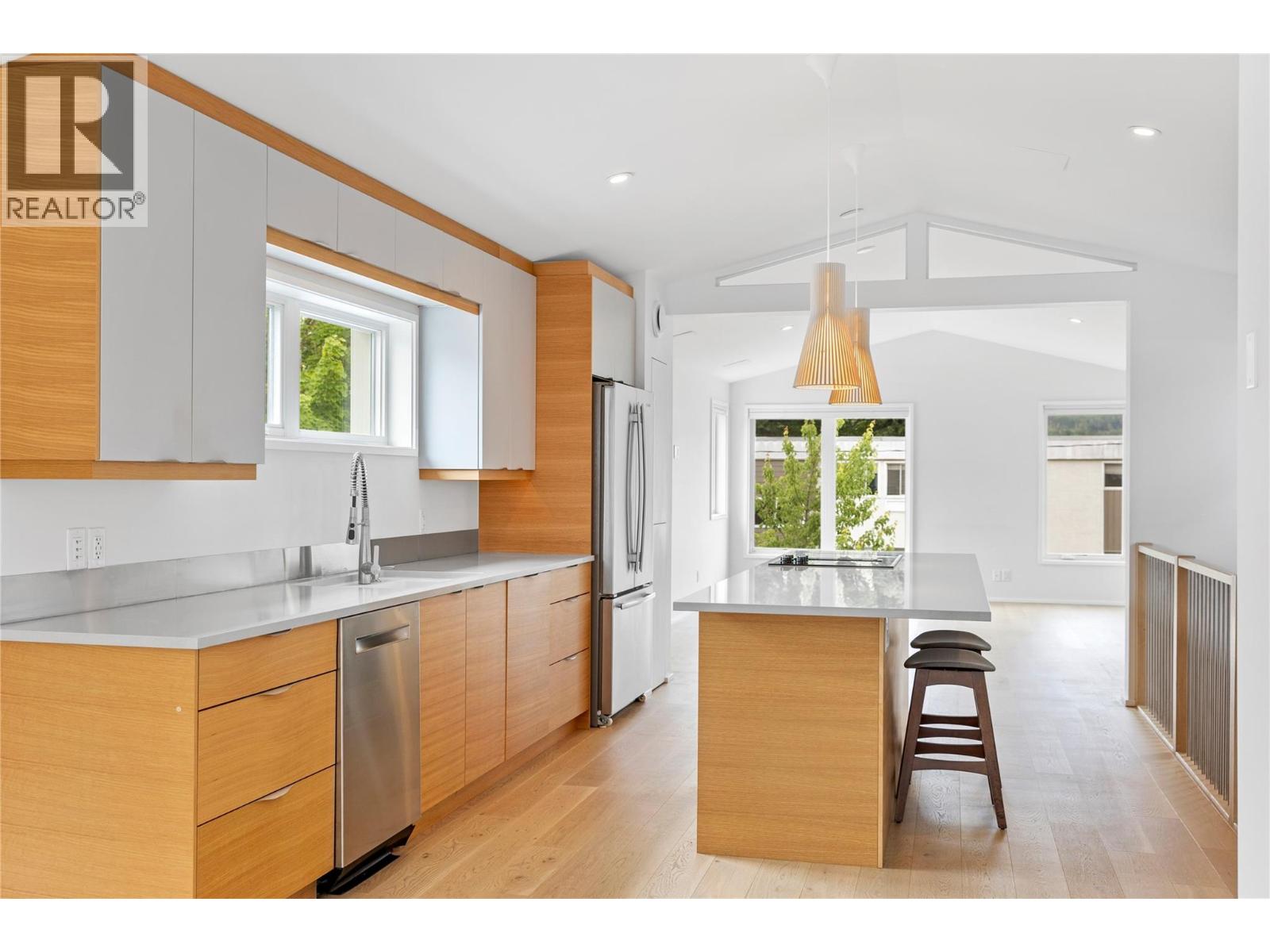 408 Fourth Street W - 13