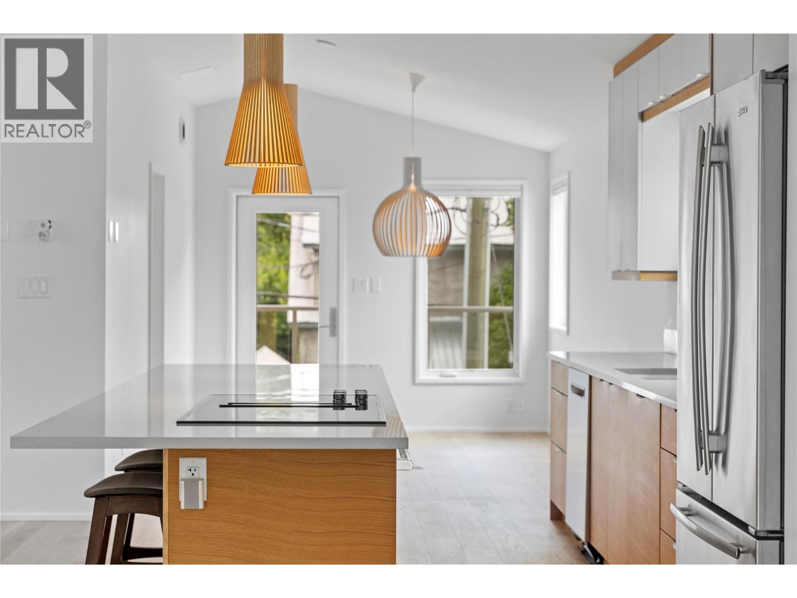 408 Fourth Street W - 17