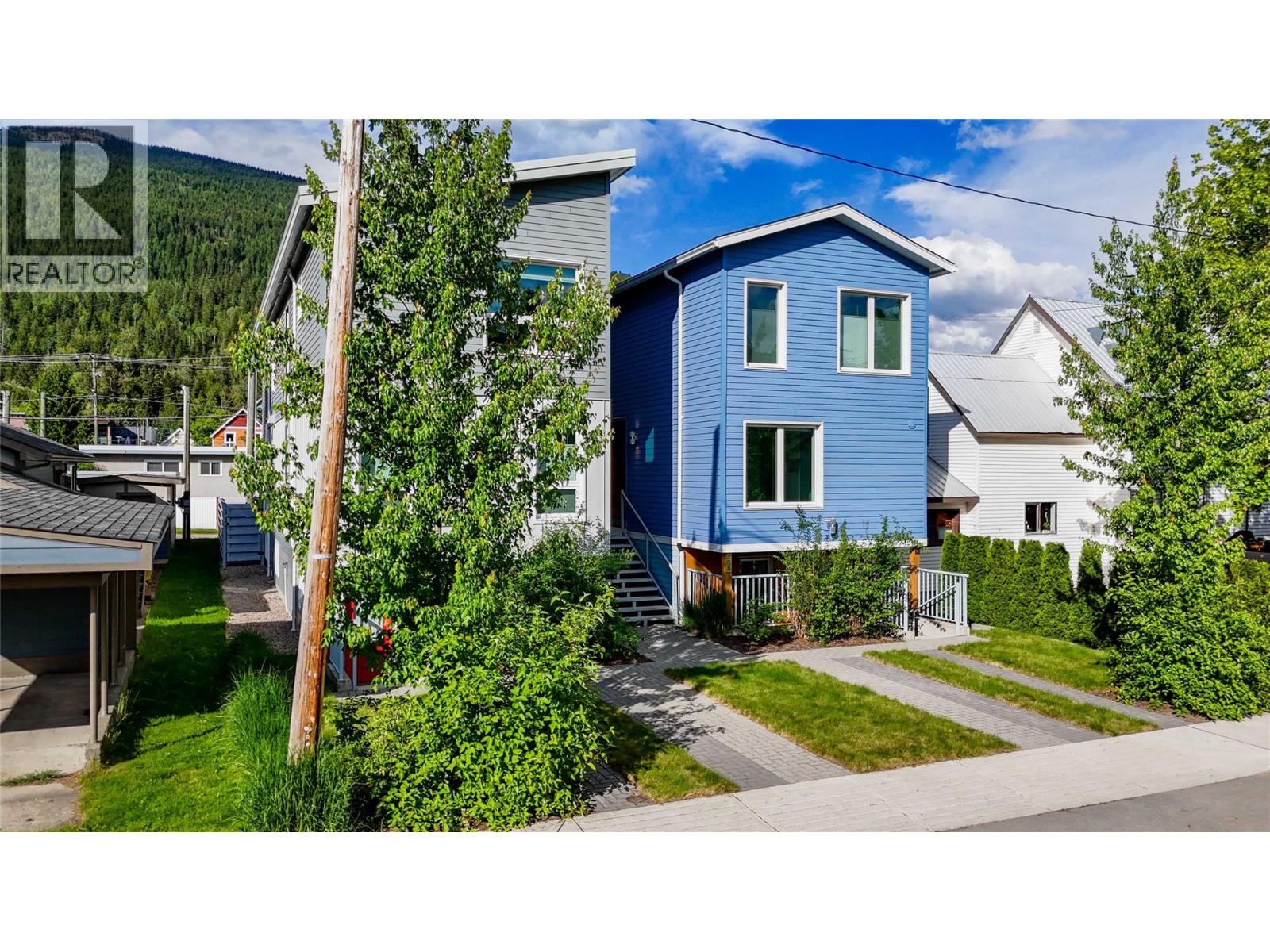 408 Fourth Street W - 2
