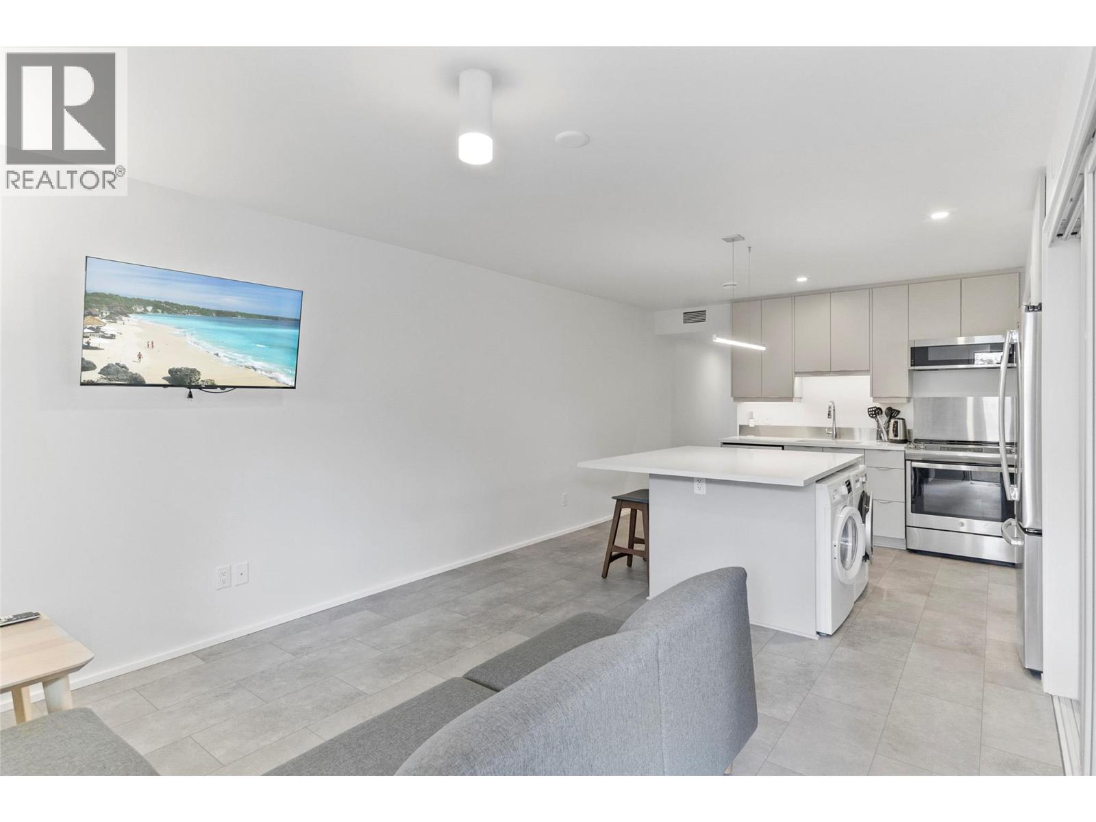 408 Fourth Street W - 39