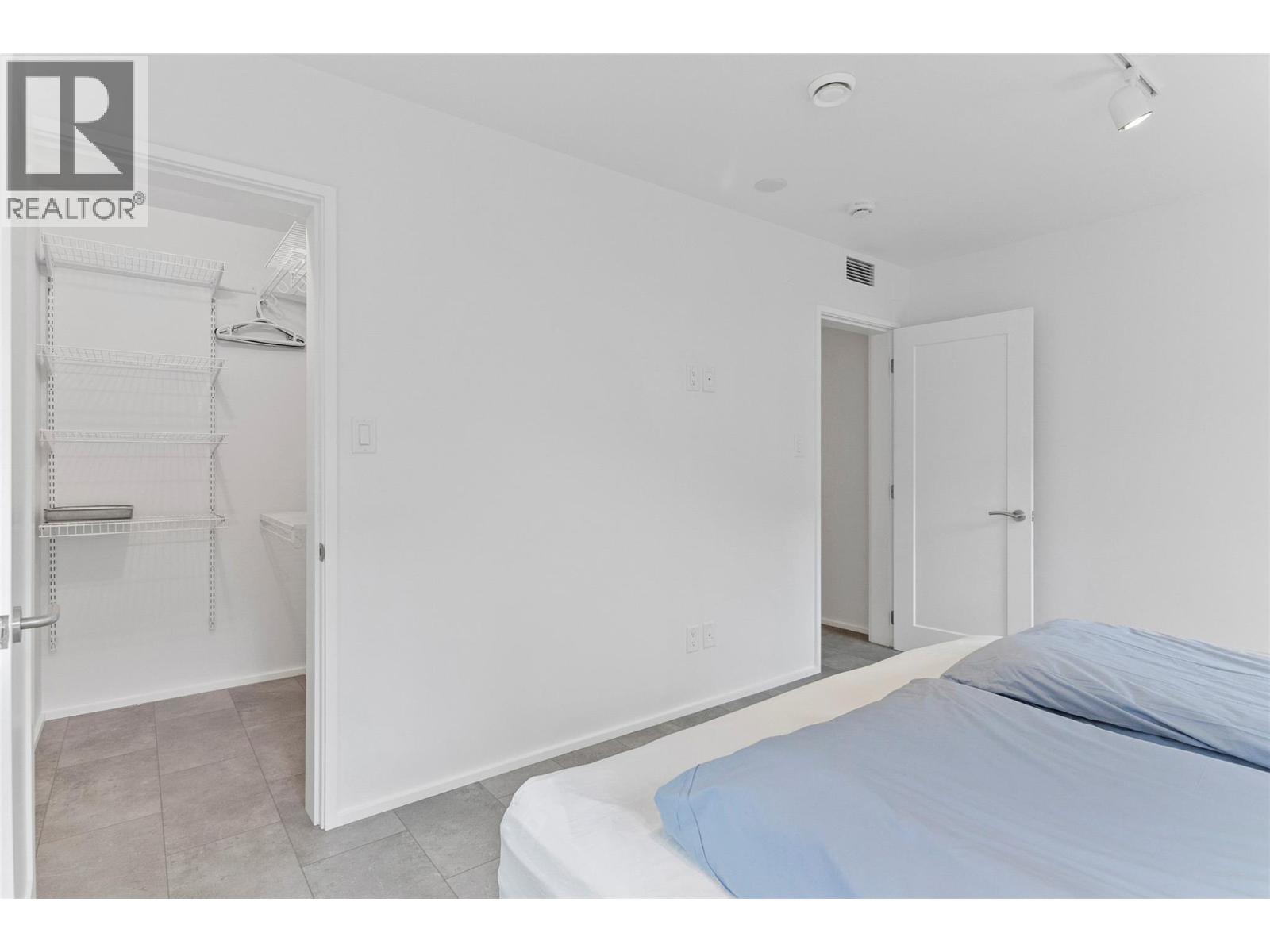 408 Fourth Street W - 49