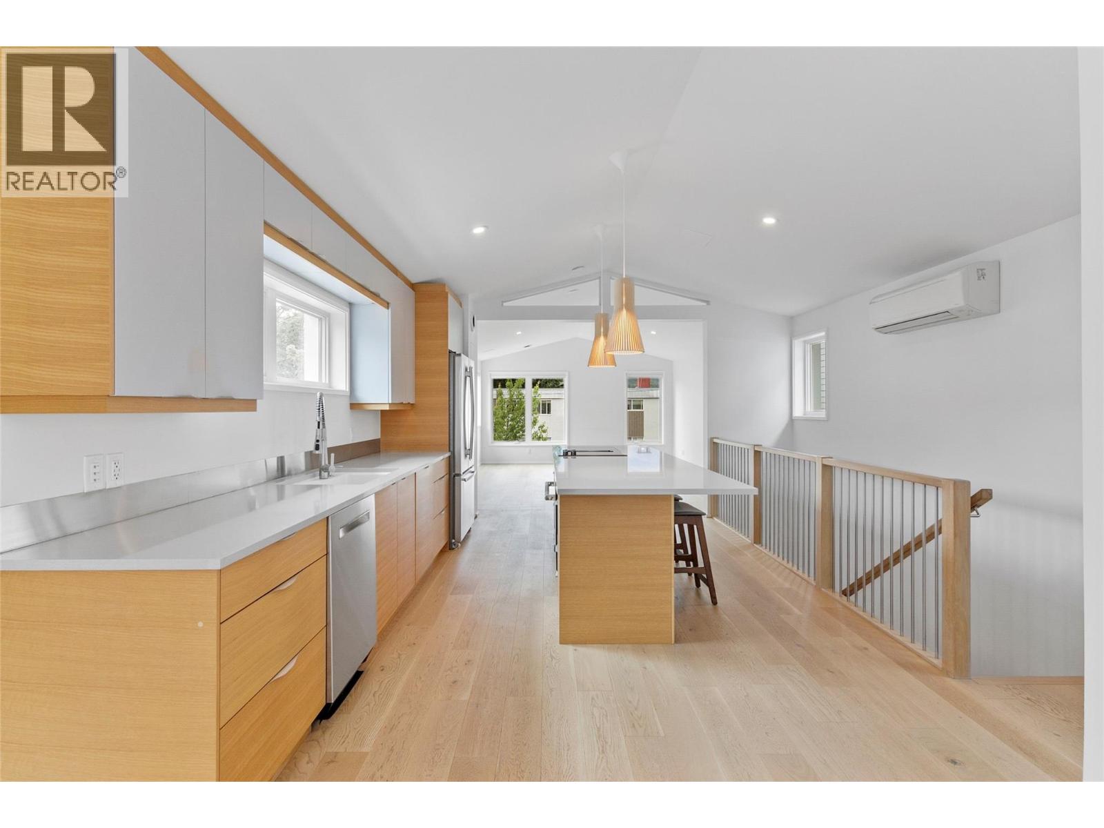 408 Fourth Street W - 6