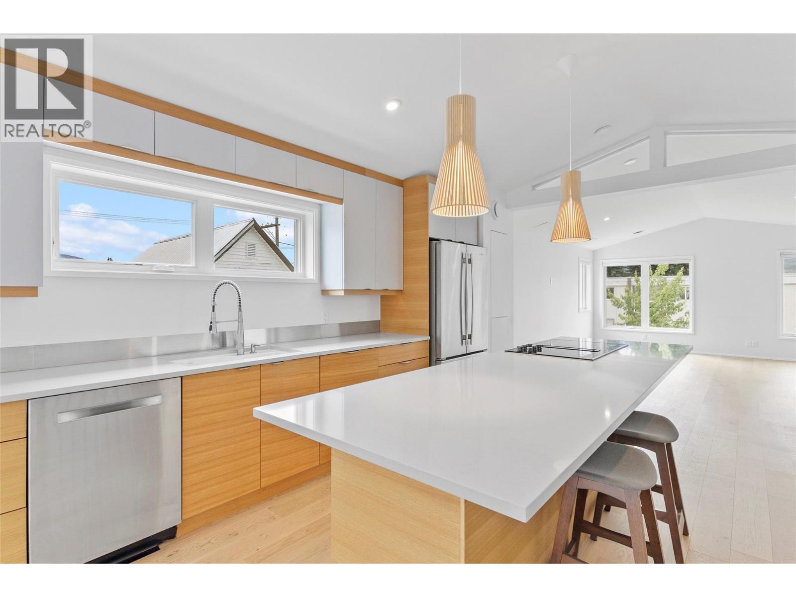 408 Fourth Street W - 8