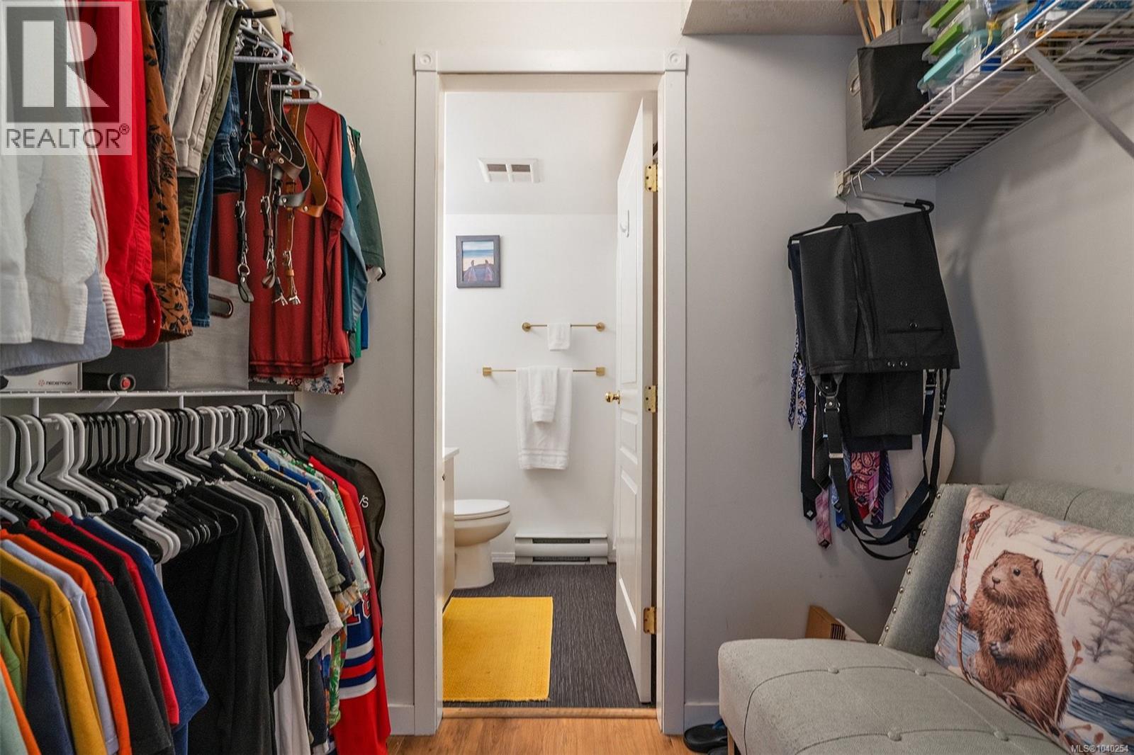 #206 2527 Quadra St - 14
