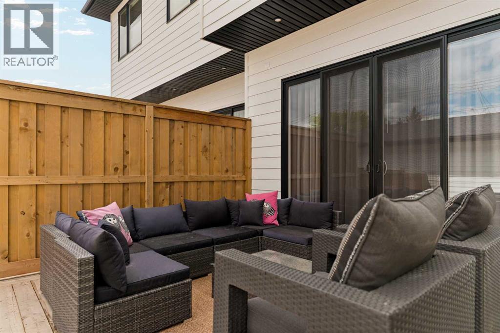 4114 18 Street SW — photo 40