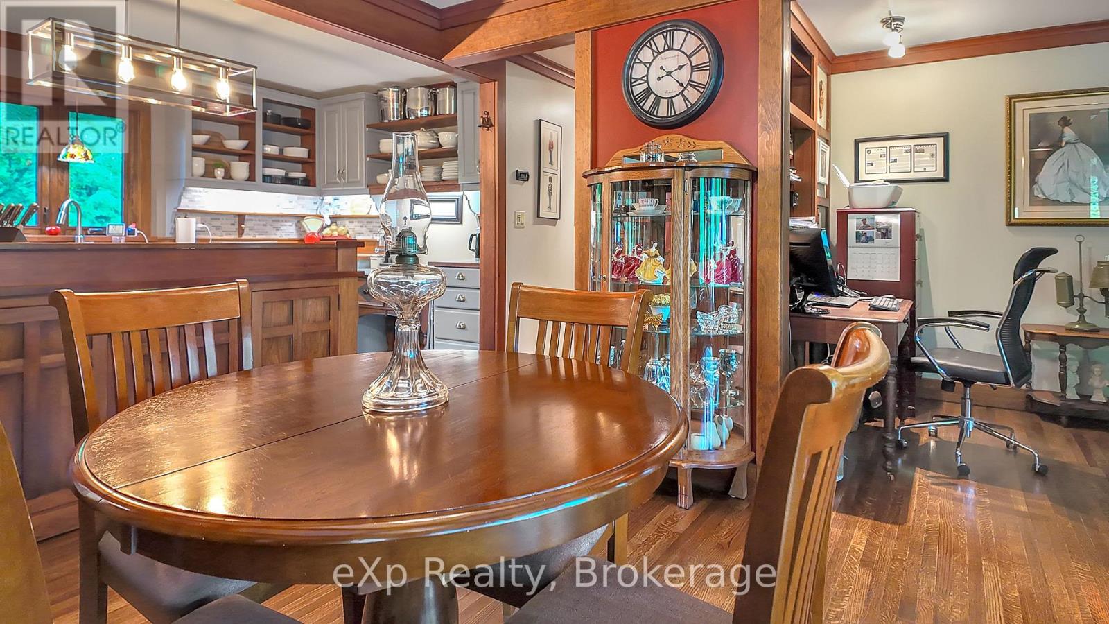 633598 ARTEMESIA-GLENELG TOWNLINE - 18