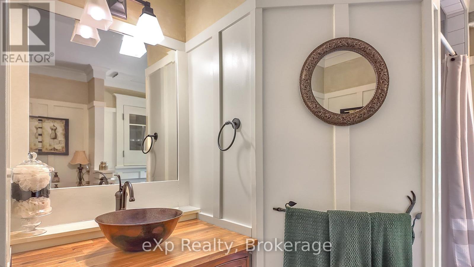 633598 ARTEMESIA-GLENELG TOWNLINE - 32