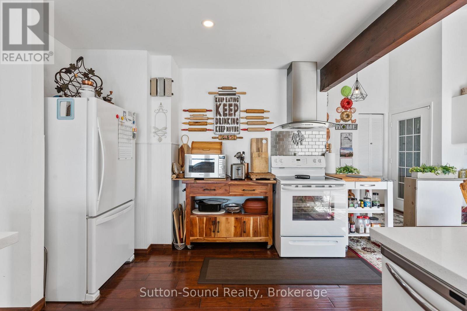427 BALMY BEACH ROAD - 17