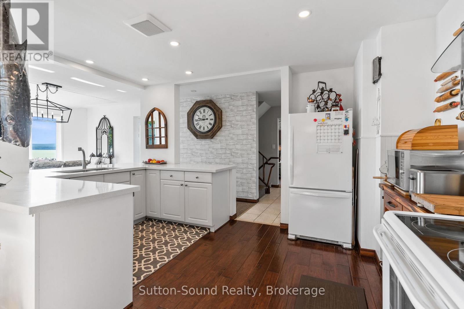 427 BALMY BEACH ROAD - 18