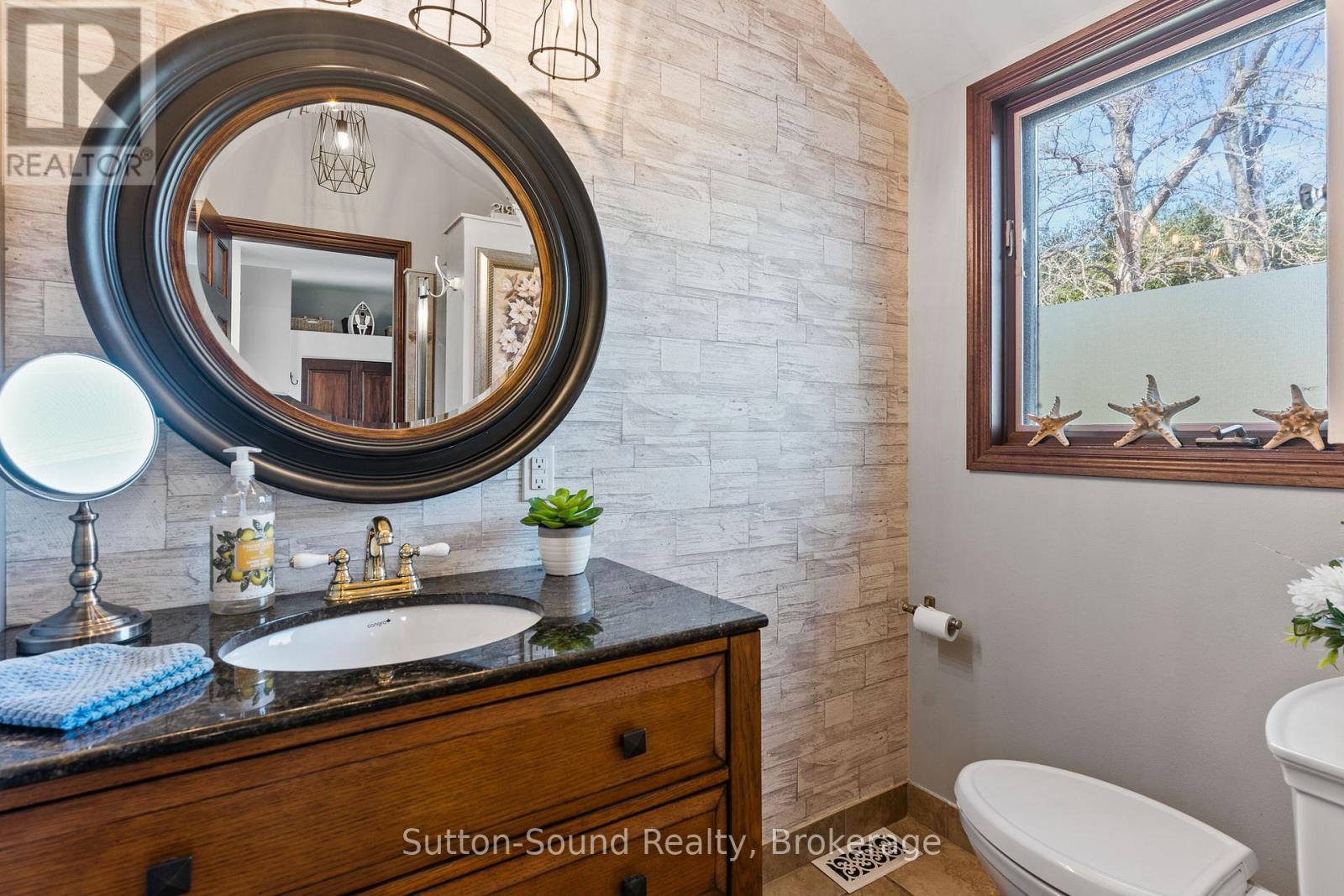 427 BALMY BEACH ROAD - 27