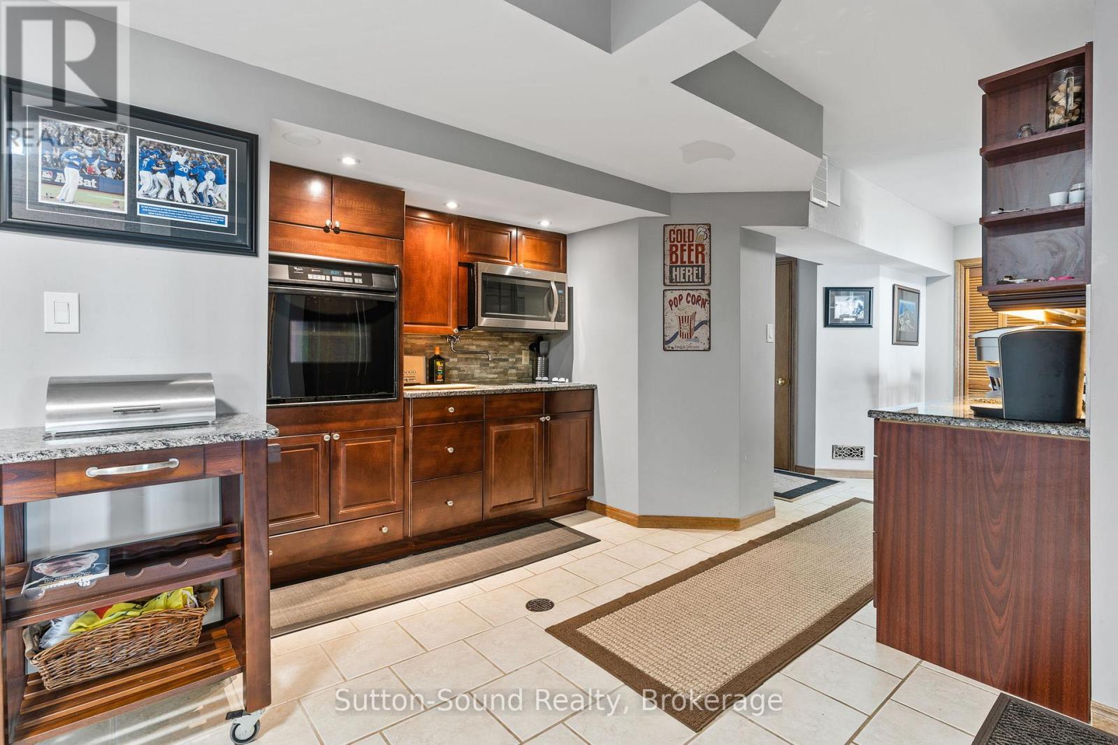427 BALMY BEACH ROAD - 35