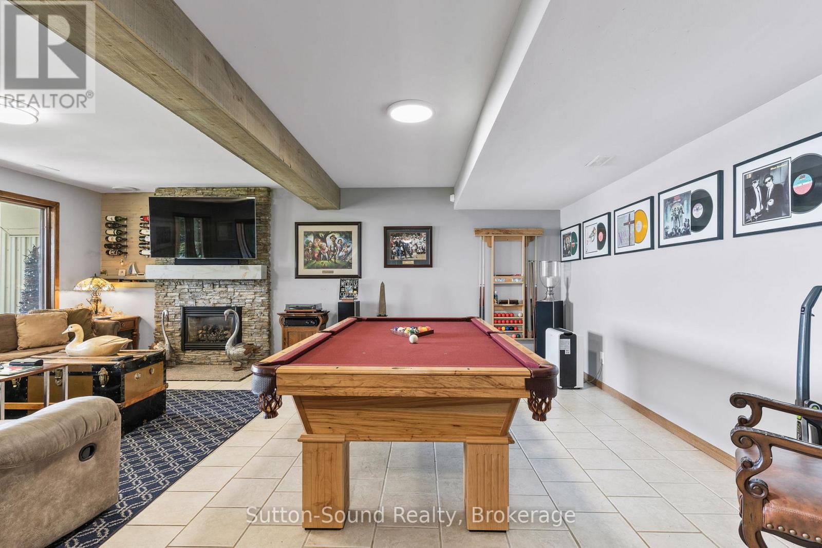 427 BALMY BEACH ROAD - 38