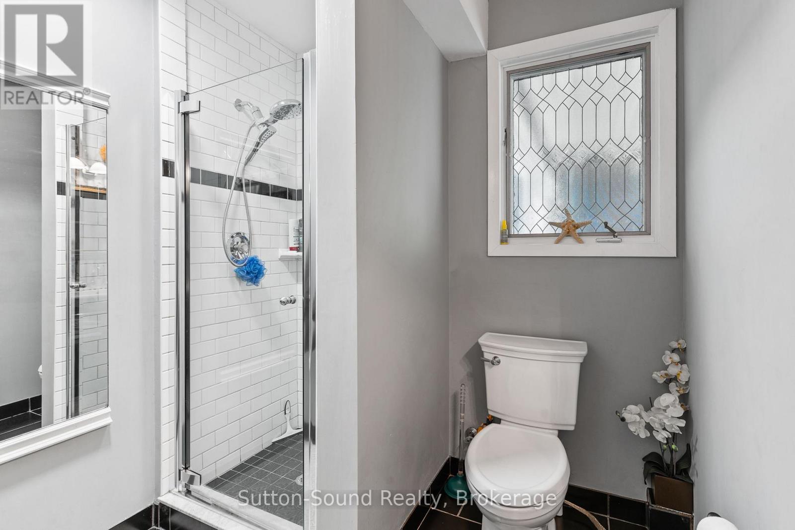 427 BALMY BEACH ROAD - 43