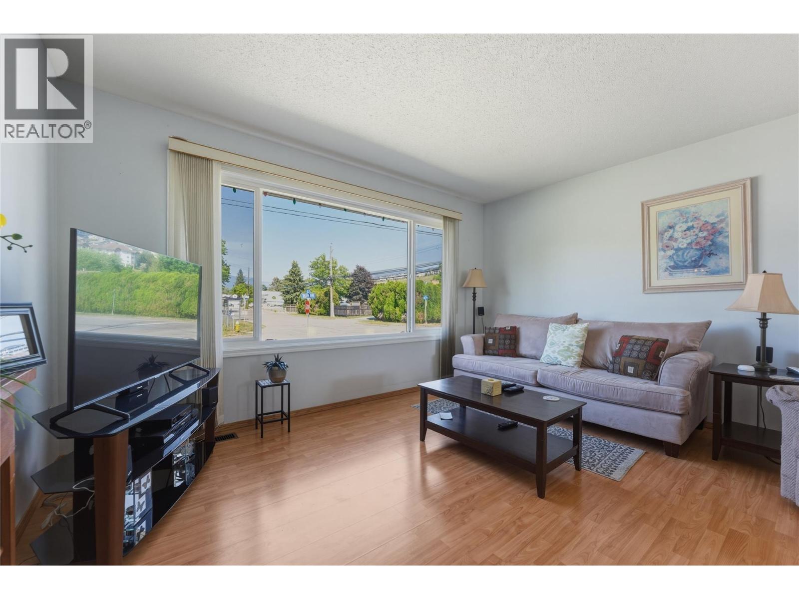  4300 16 Avenue, Vernon