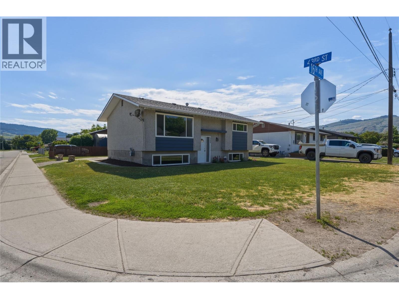 4300 16 Avenue - 31