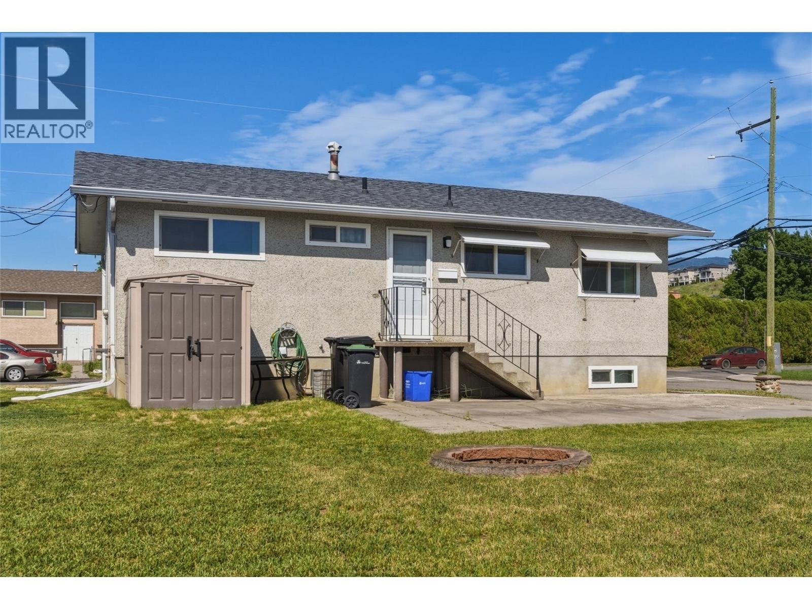 4300 16 Avenue - 35