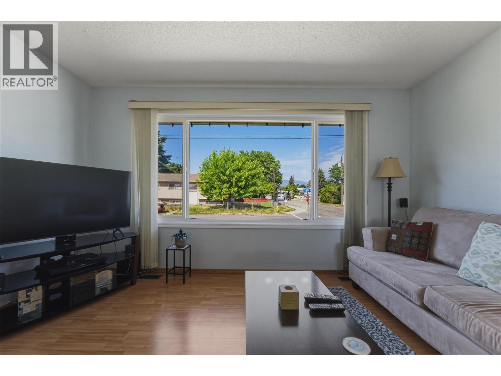  4300 16 Avenue, Vernon