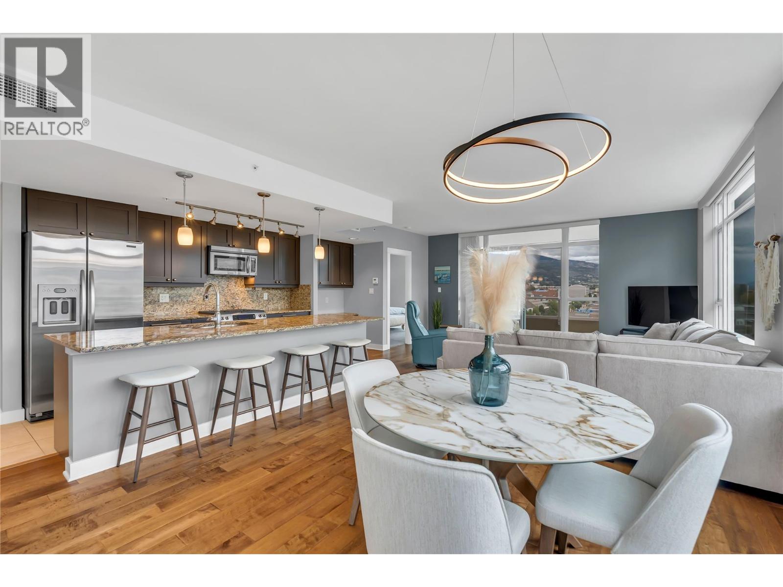 #807 75 Martin Street - 12