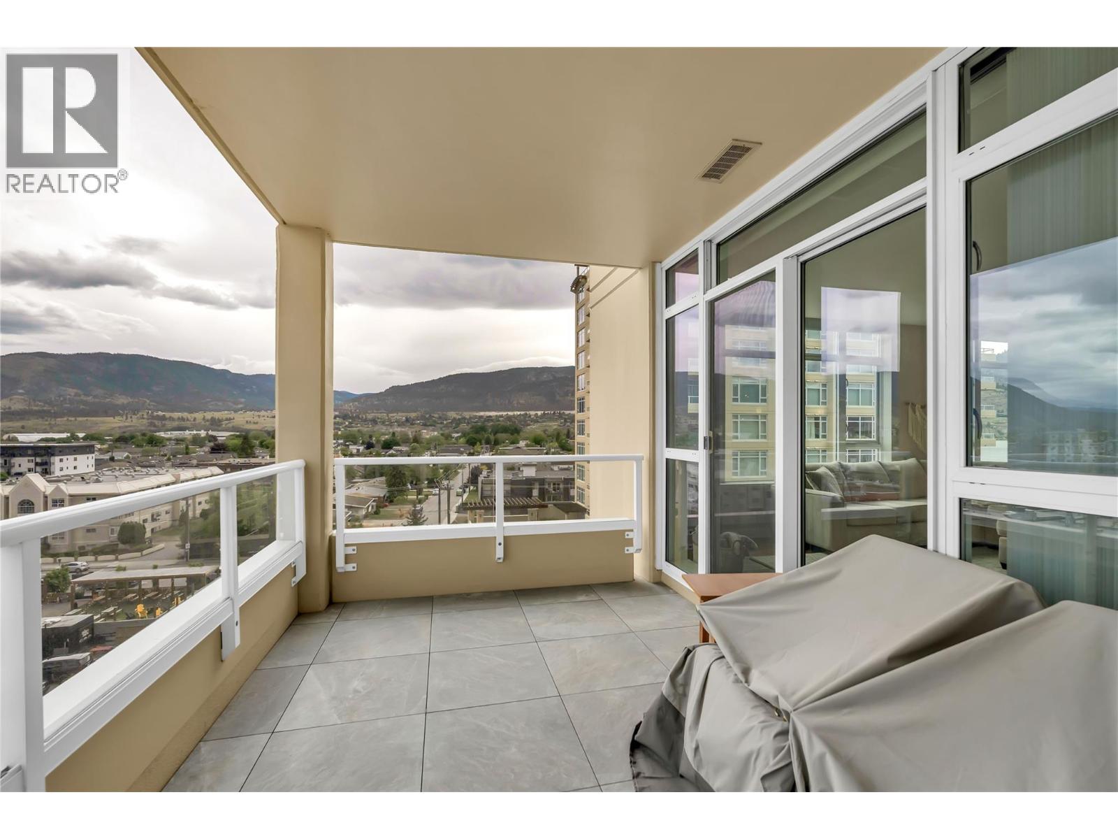 #807 75 Martin Street - 22