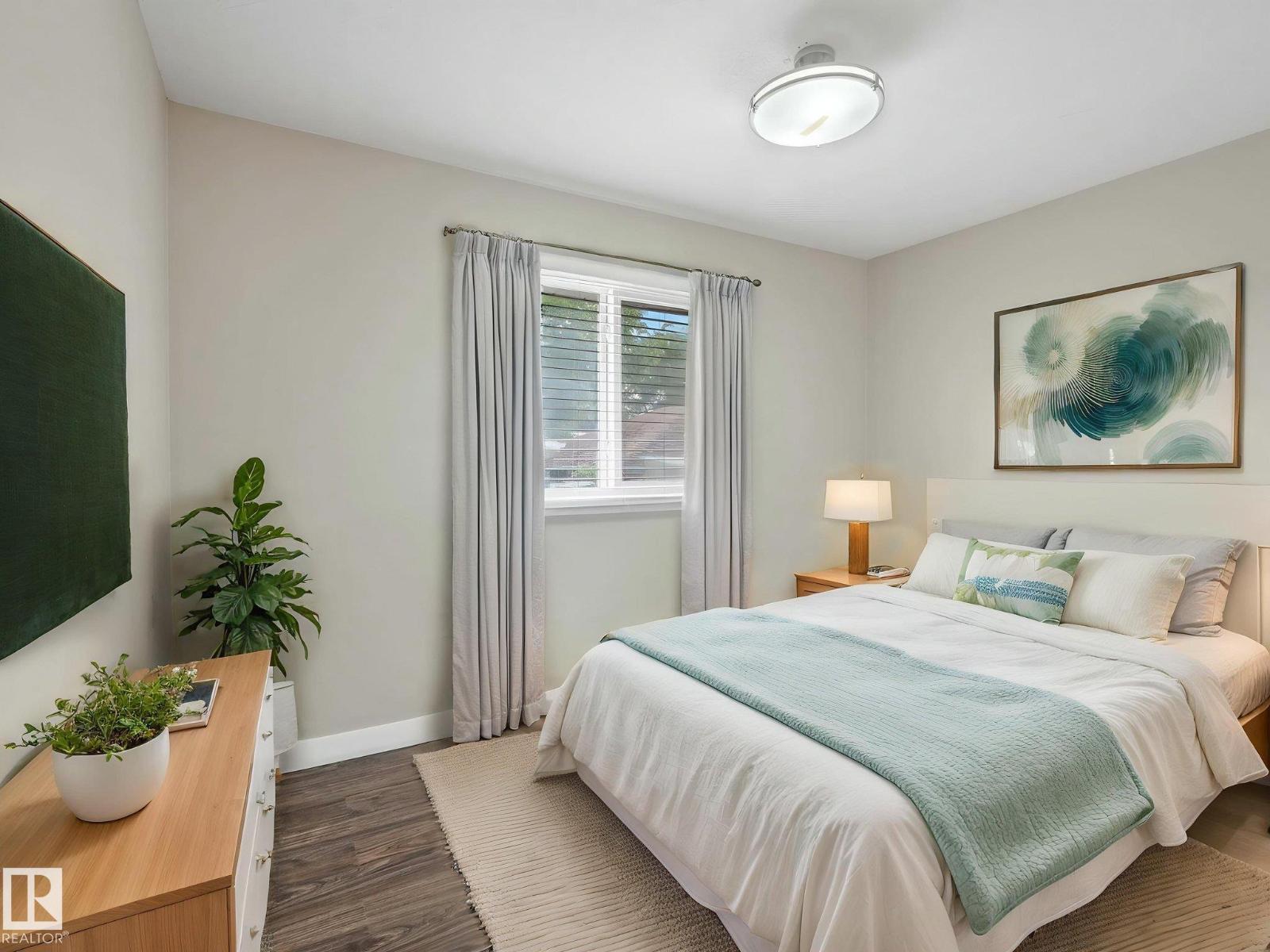 12241 54 ST NW - 15