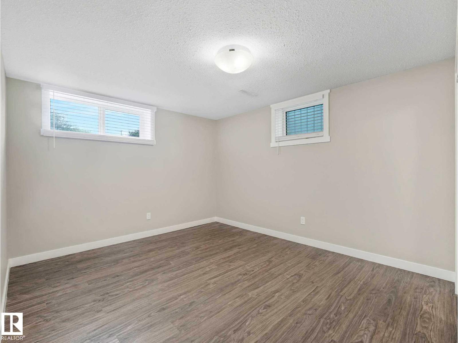 12241 54 ST NW - 29