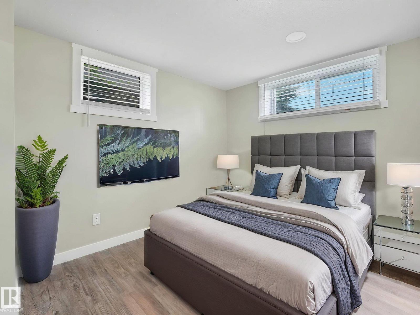 12241 54 ST NW - 32