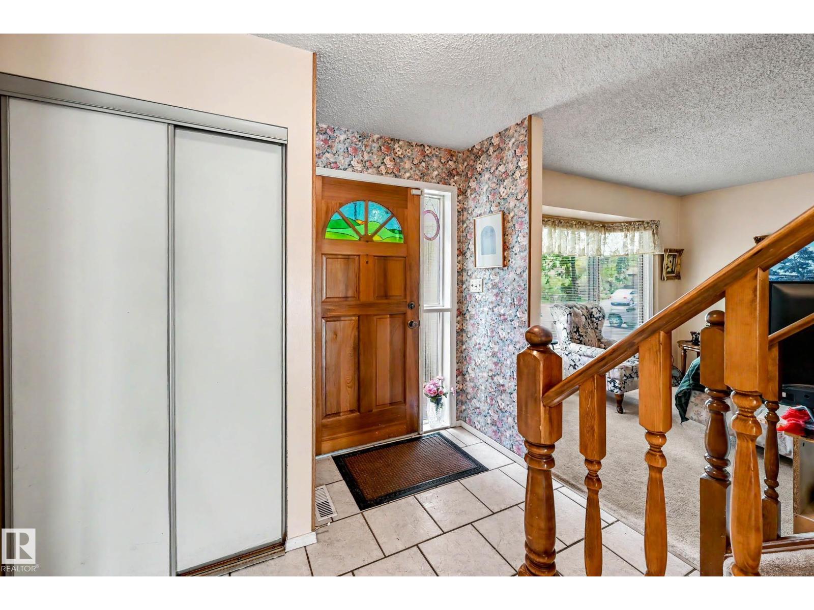 4 WINDERMERE CR - photo 2