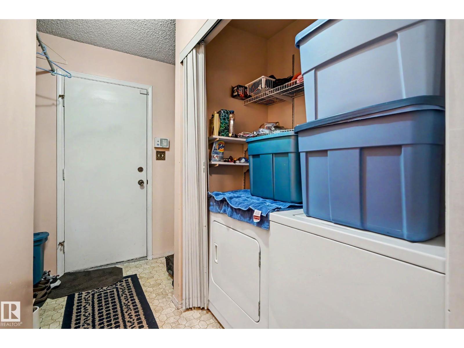 4 WINDERMERE CR — photo 21