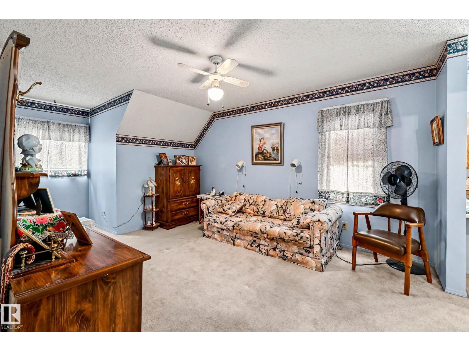 4 WINDERMERE CR — photo 26