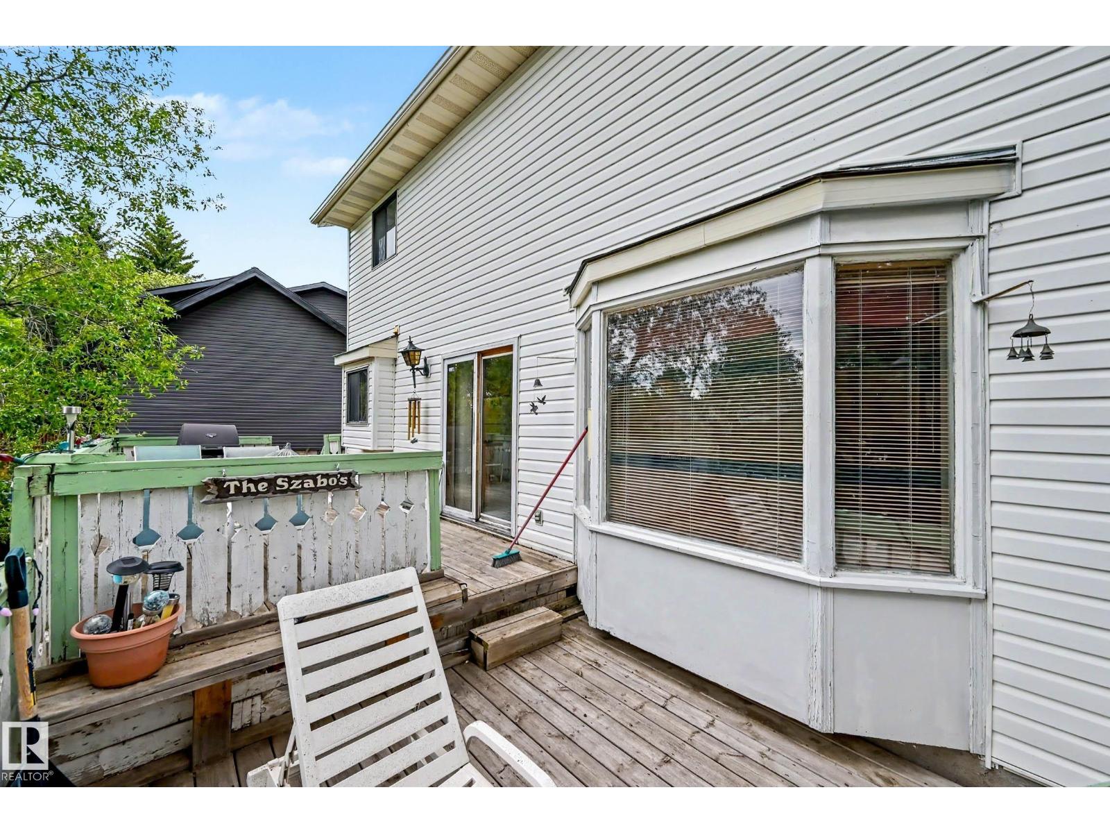 4 WINDERMERE CR — photo 50