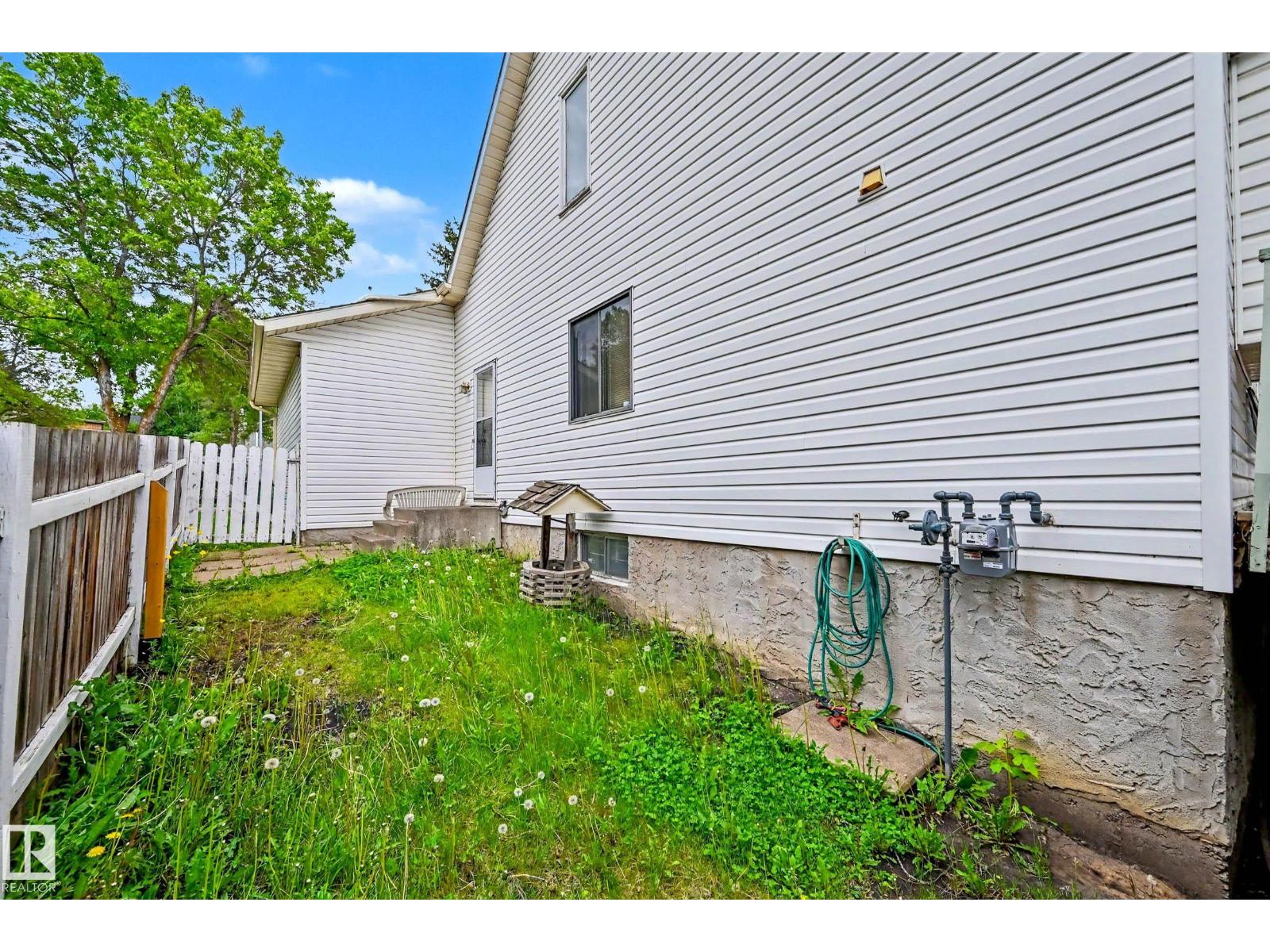 4 WINDERMERE CR — photo 53