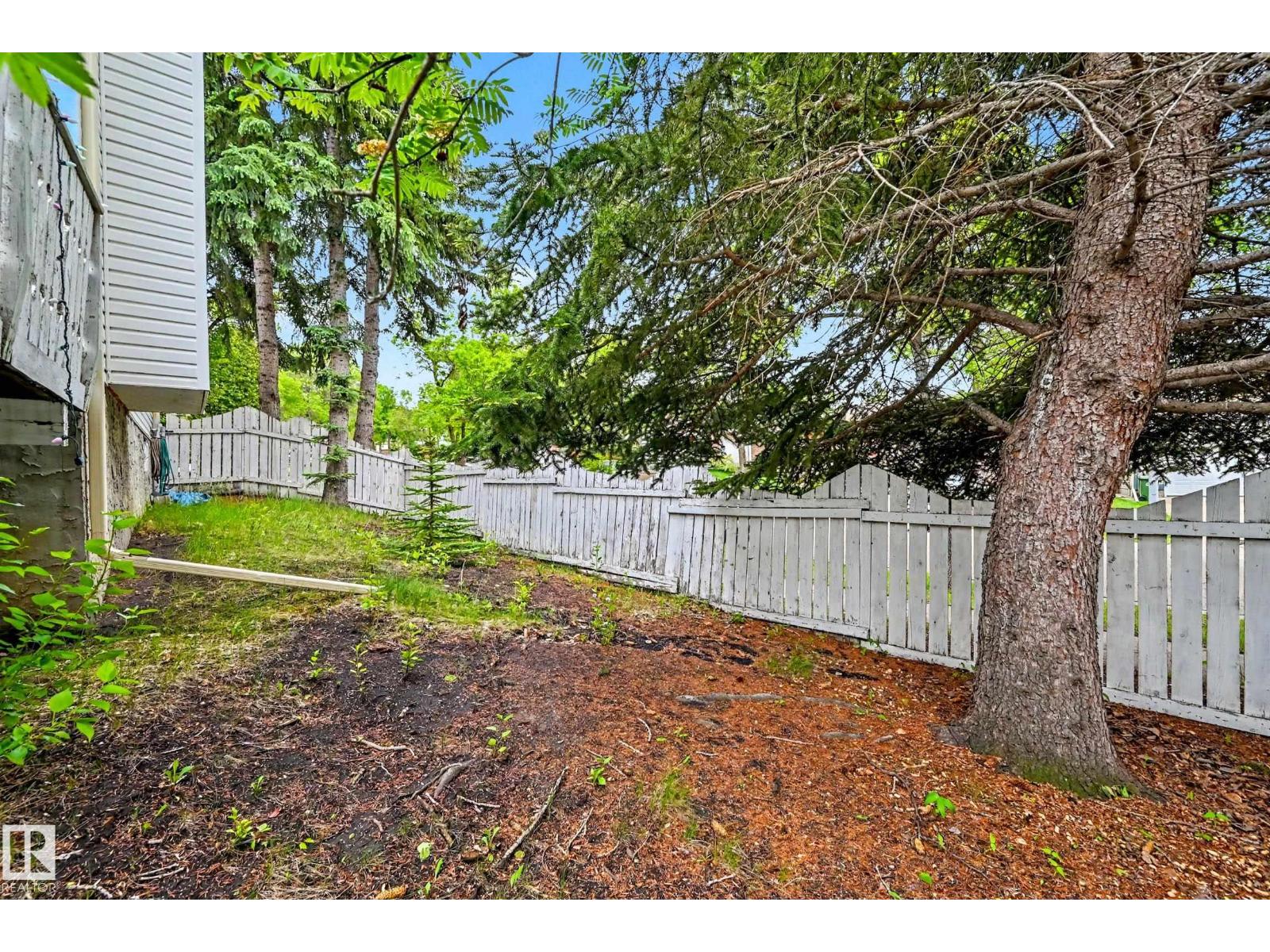 4 WINDERMERE CR — photo 57