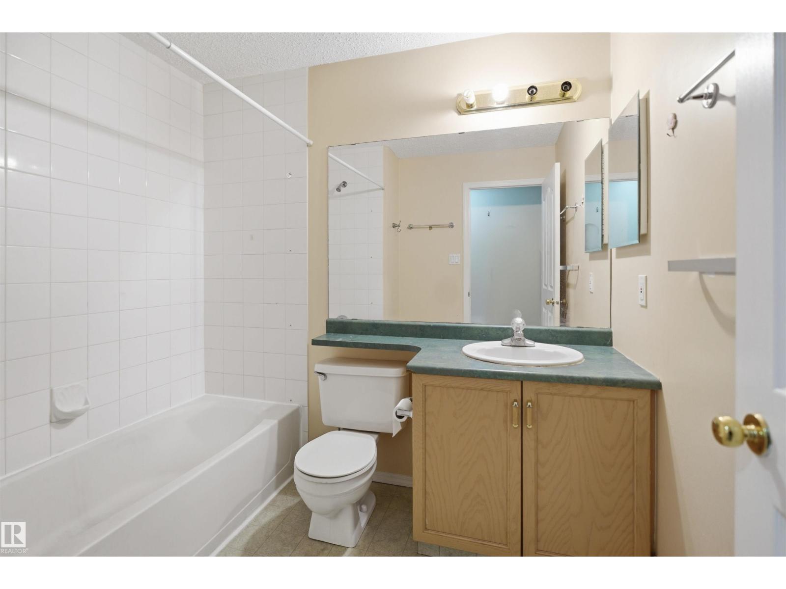 #124 10511 42 AV NW - 6