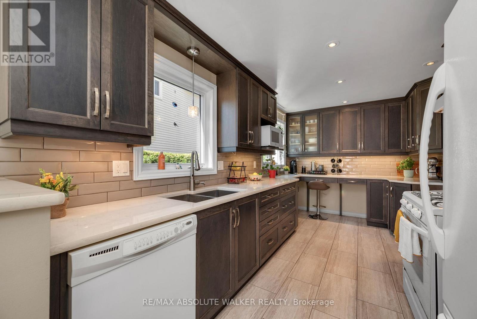 3 Bed, 4 Bath House for Sale in Ottawa – 1546 MEADOWFIELD PLACE, Ottawa – MLS# X13438122 - Image 12