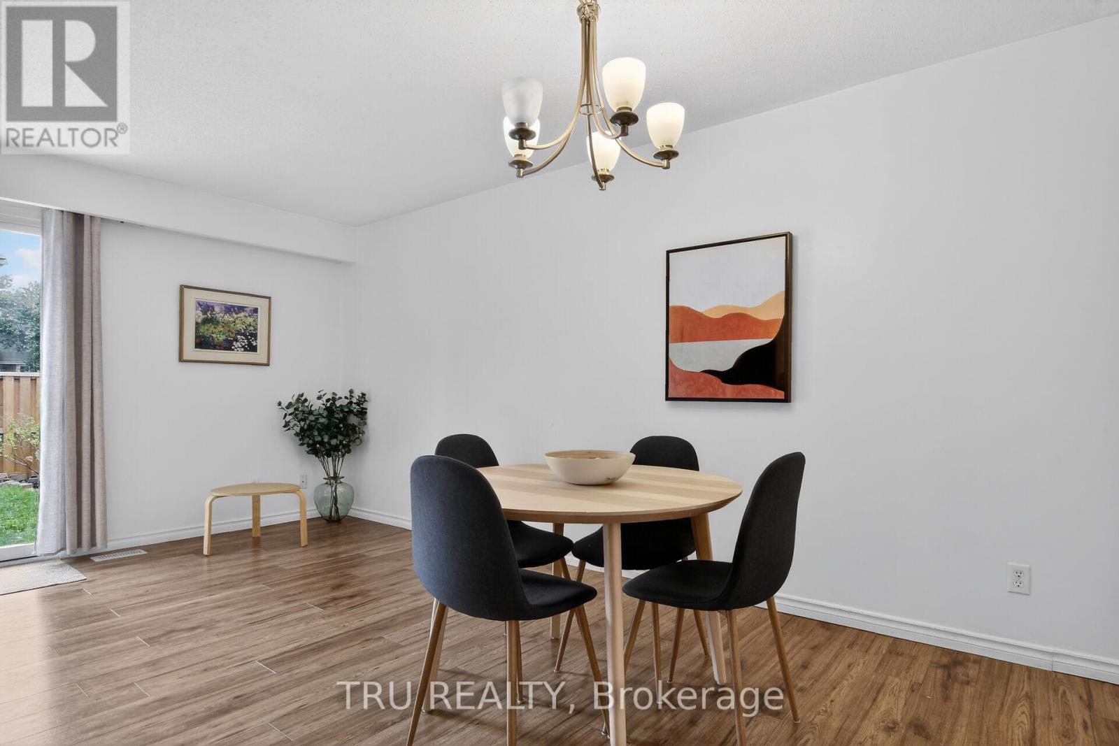 16-164 BARROW CRESCENT - 11