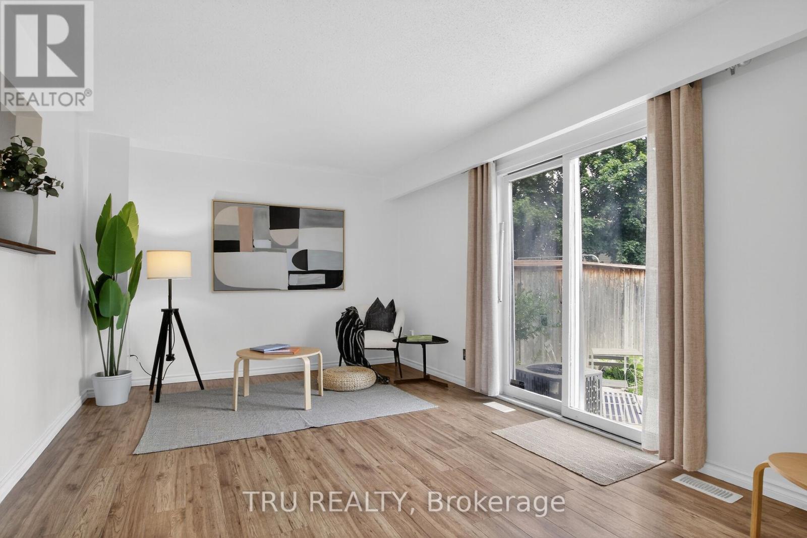 16-164 BARROW CRESCENT - 12