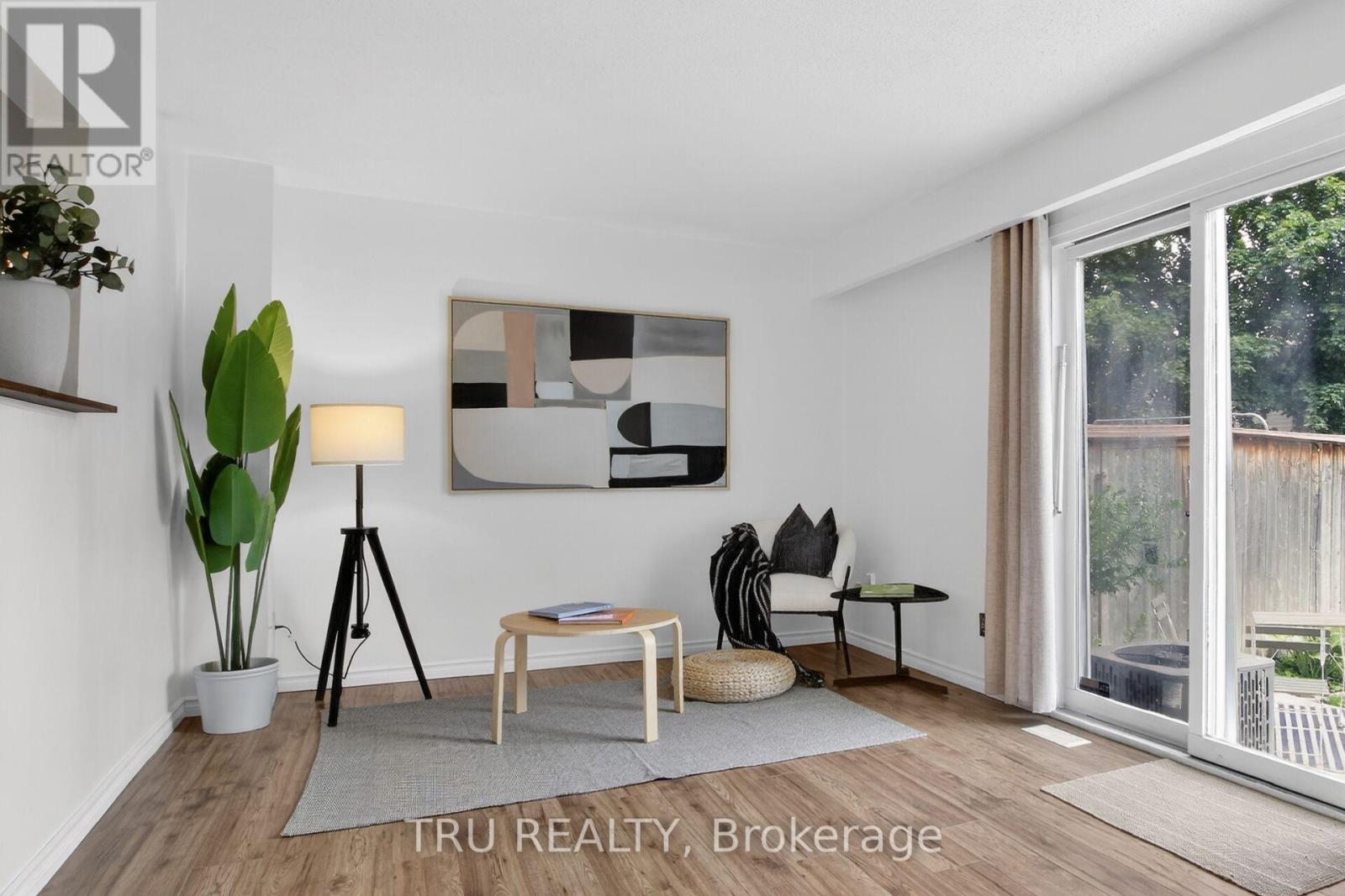 16-164 BARROW CRESCENT - 13