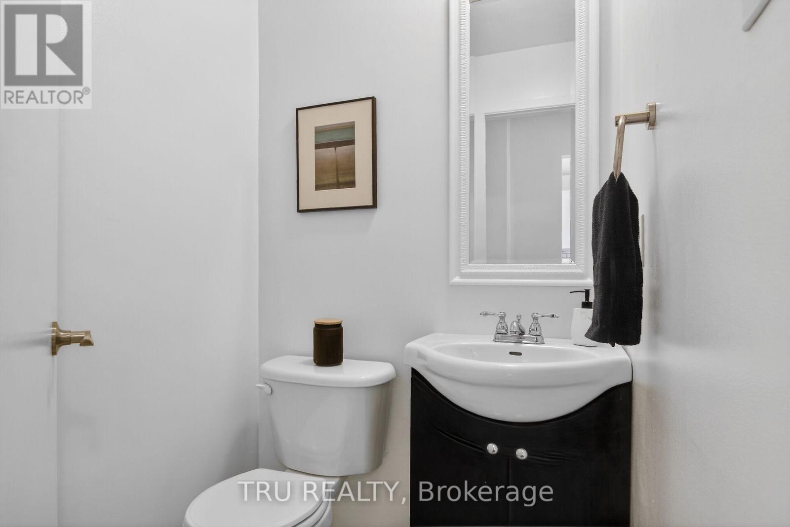16-164 BARROW CRESCENT - 3