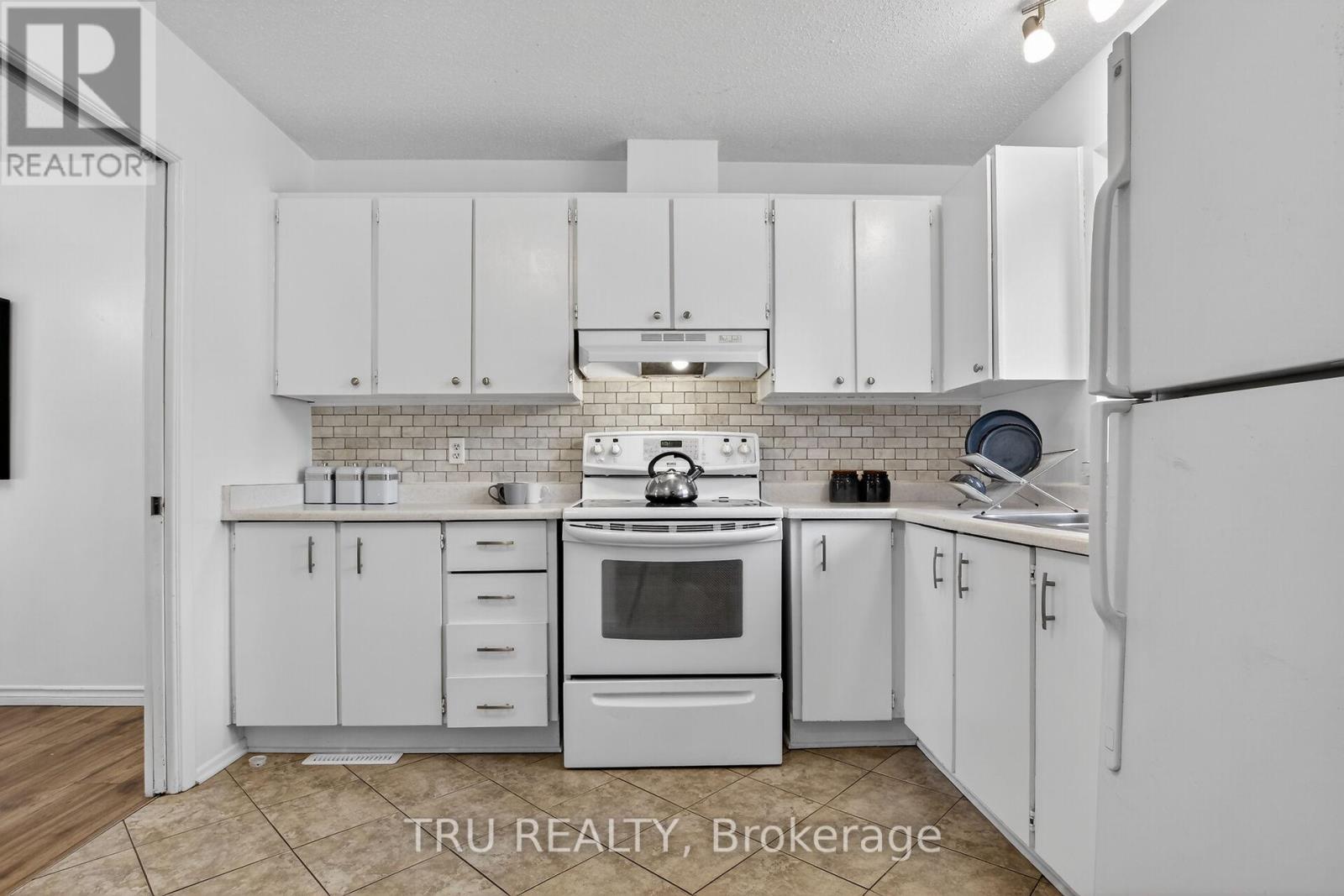 16-164 BARROW CRESCENT - 5