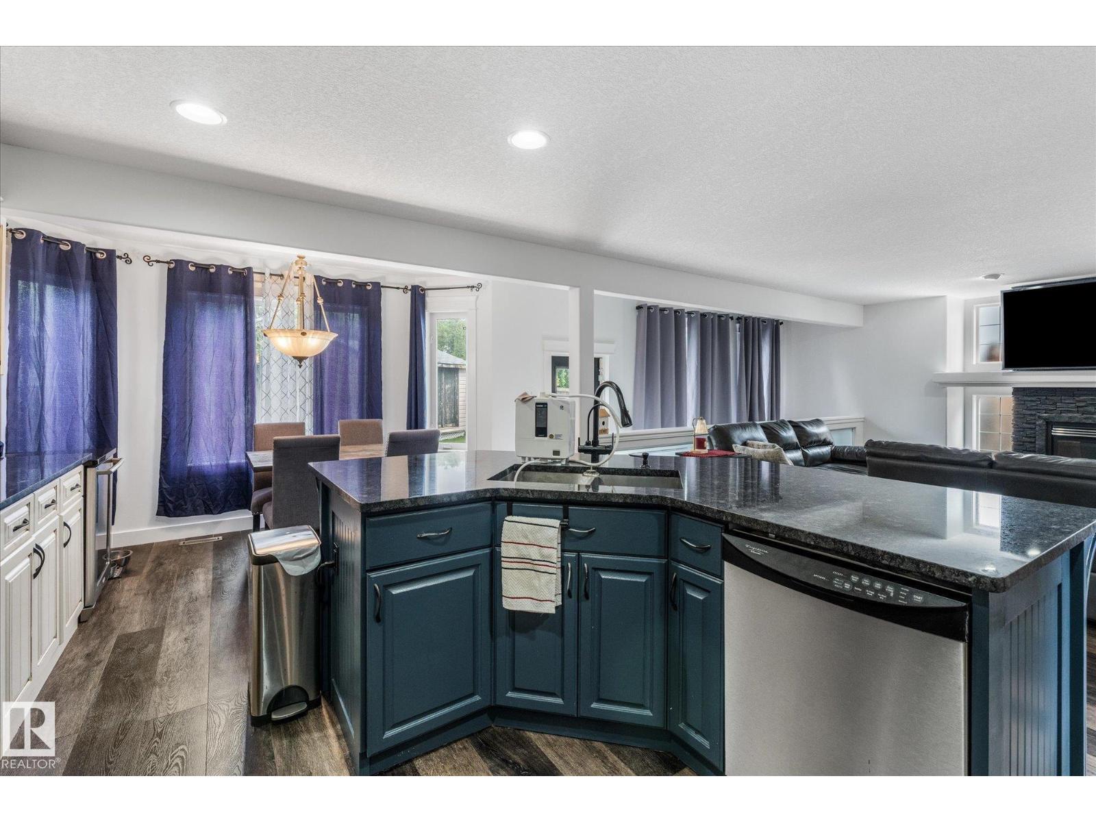 18 WOODBEND WY - 18
