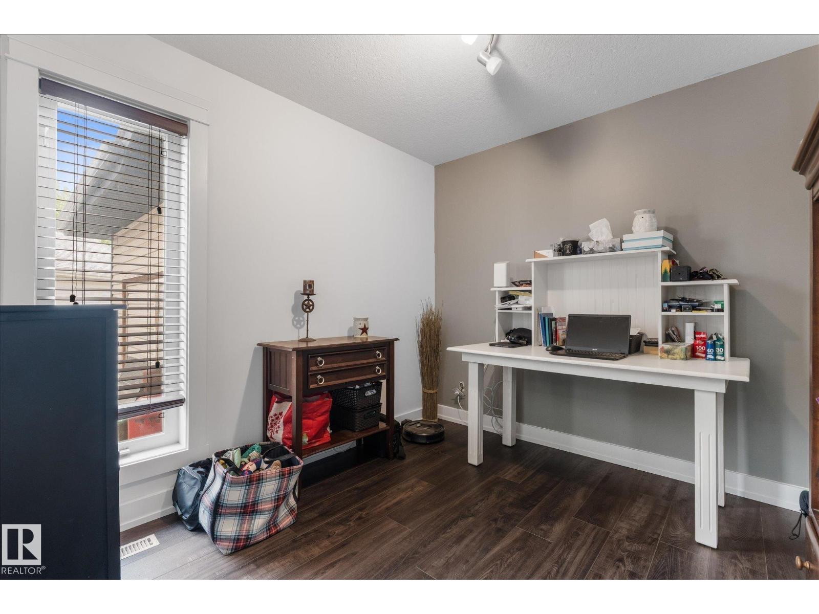 18 WOODBEND WY - 21