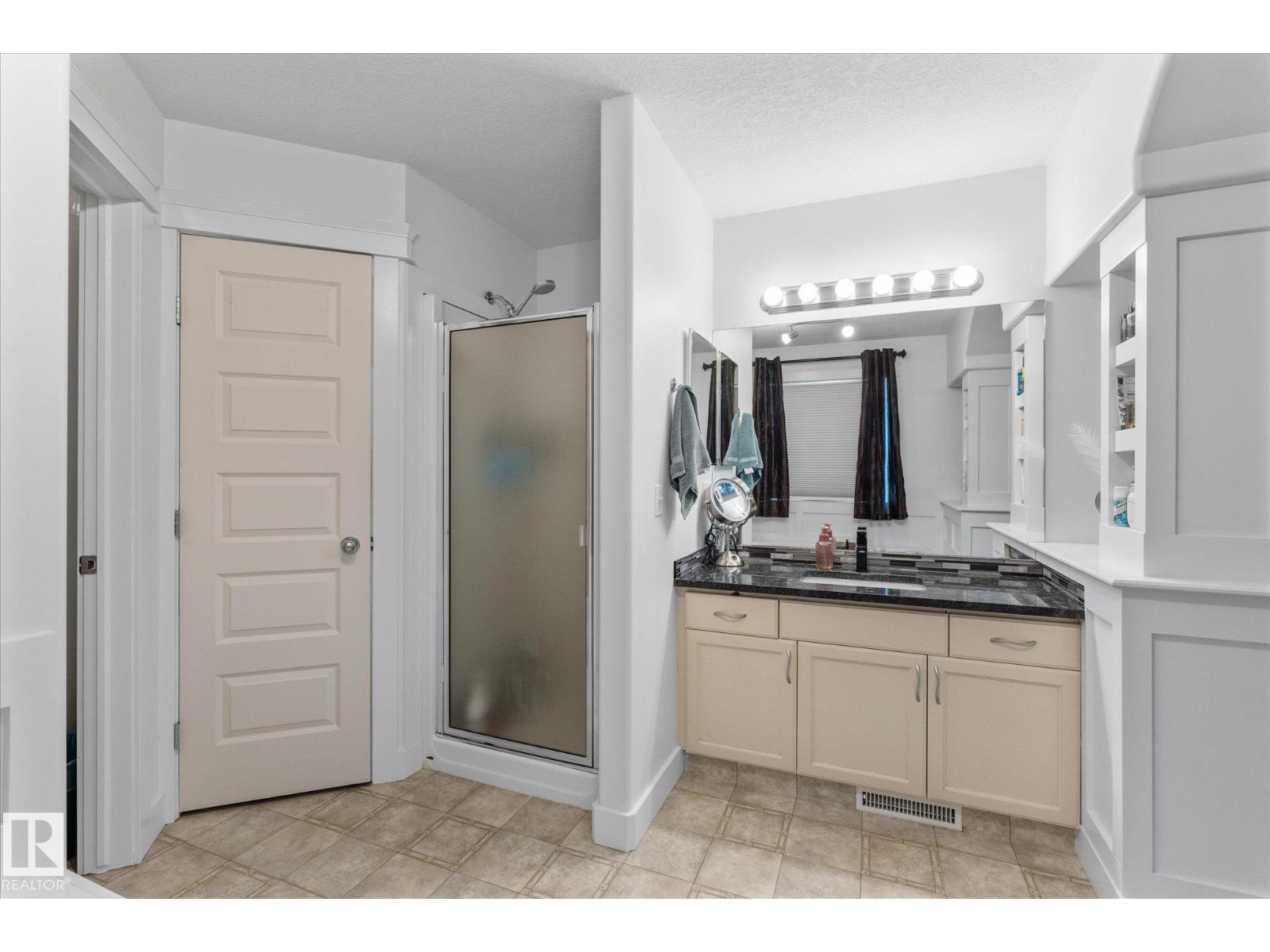 18 WOODBEND WY - 33