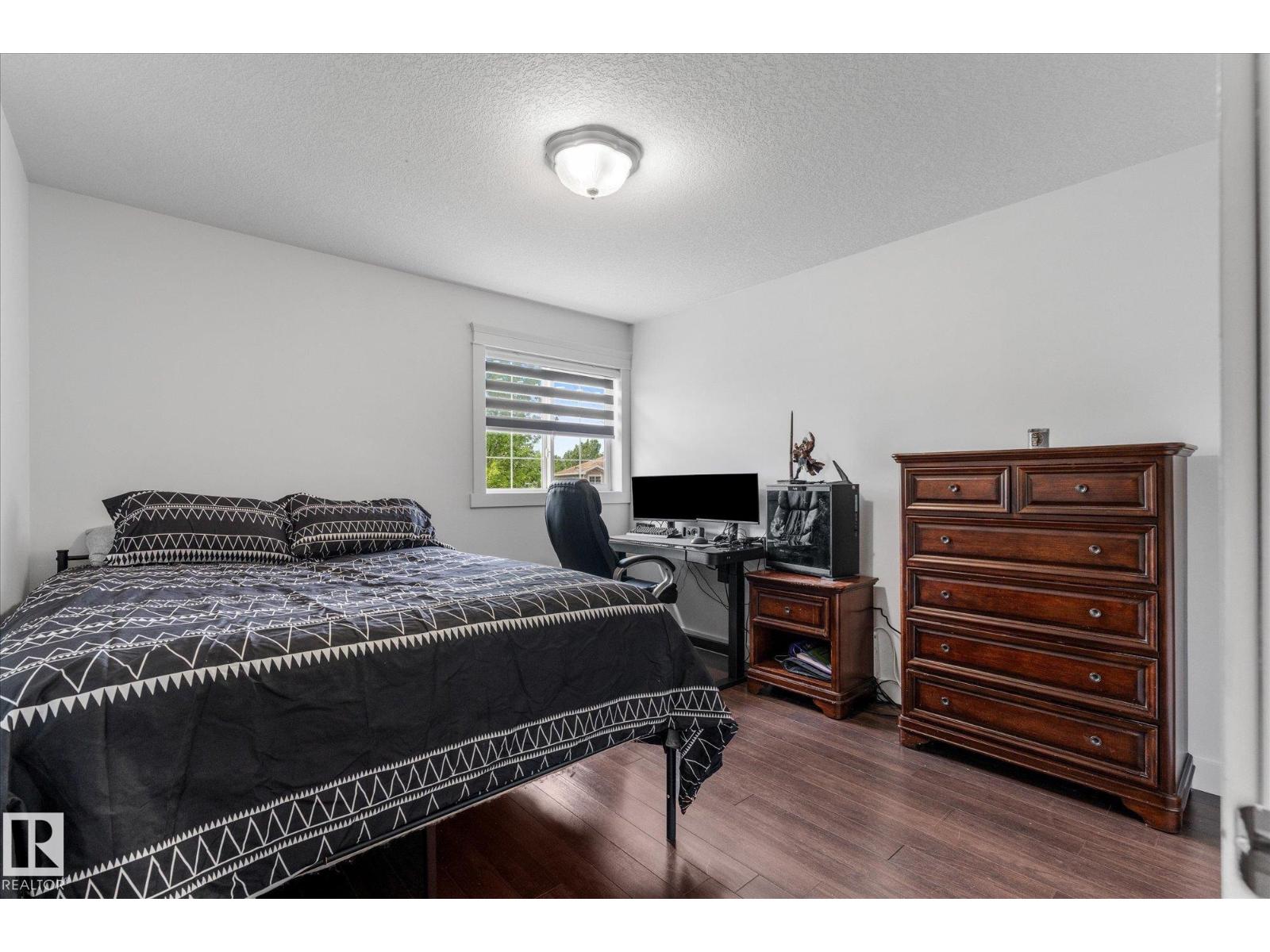 18 WOODBEND WY - 35