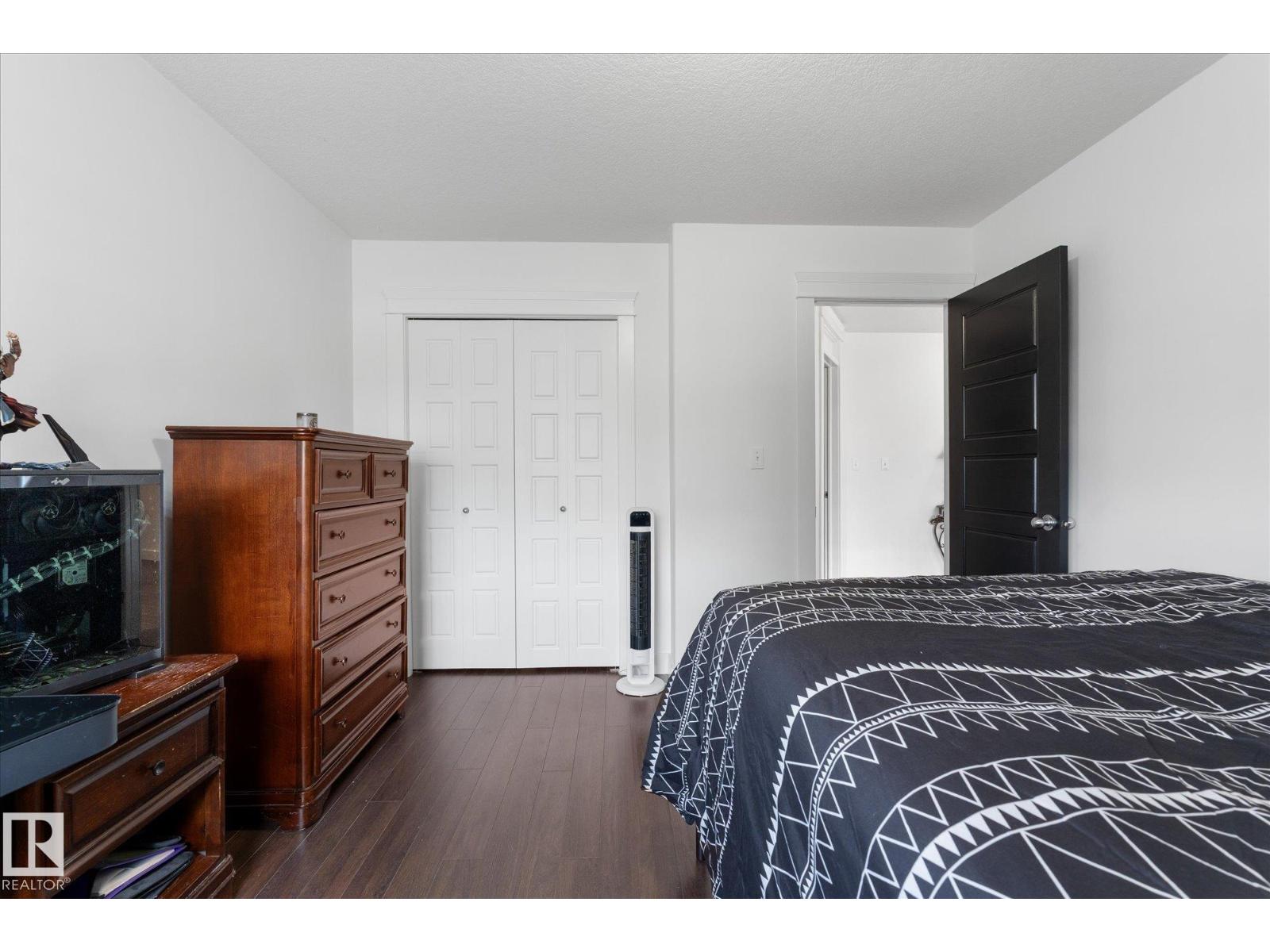 18 WOODBEND WY - 36