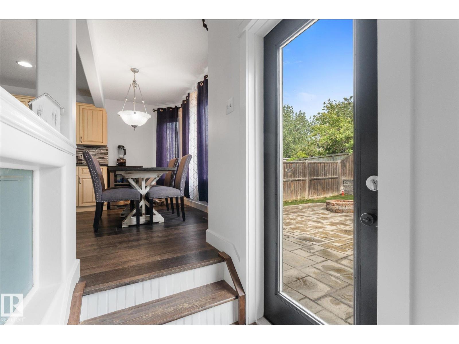 18 WOODBEND WY - 40