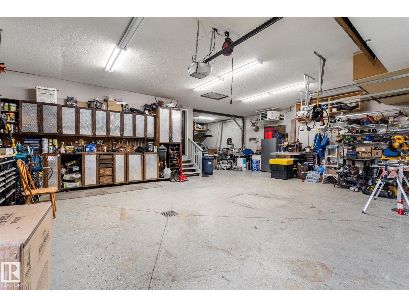 18 WOODBEND WY - 52
