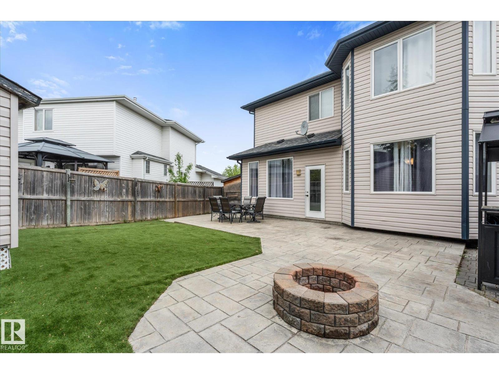 18 WOODBEND WY - 55