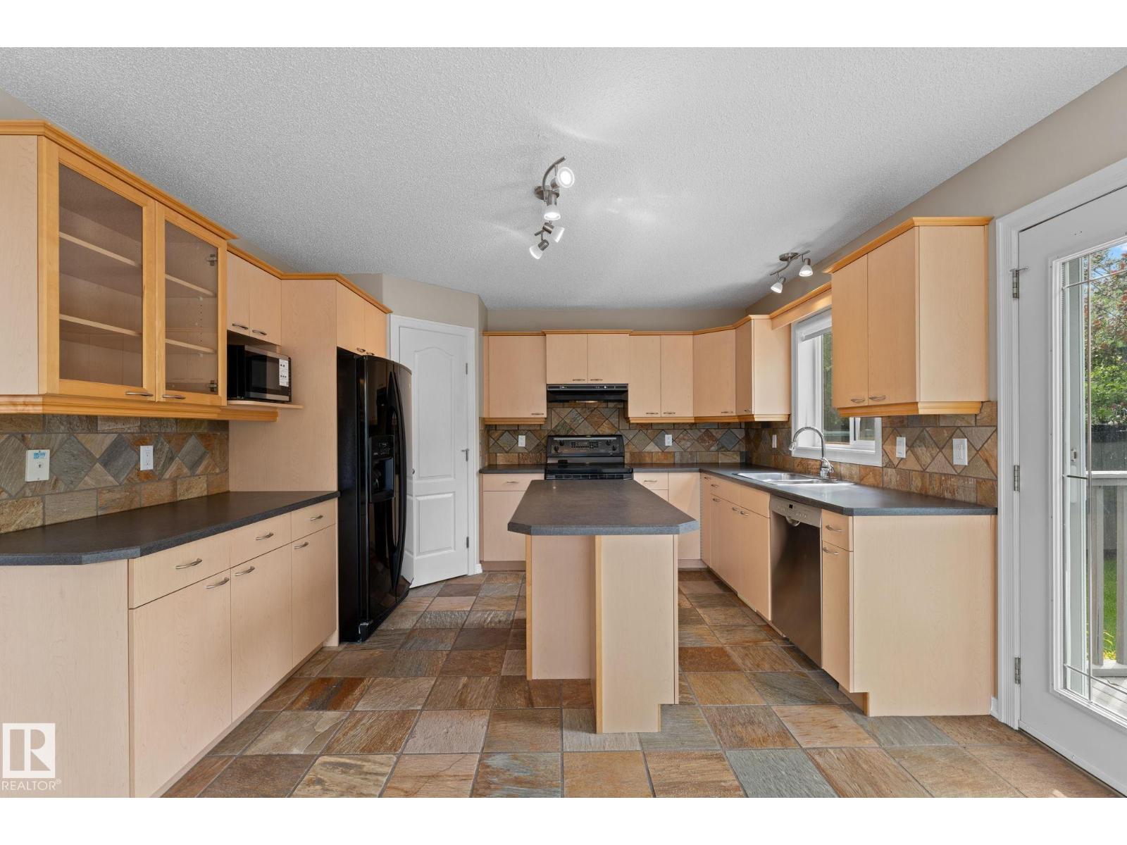 1611 FORBES WY NW — photo 24
