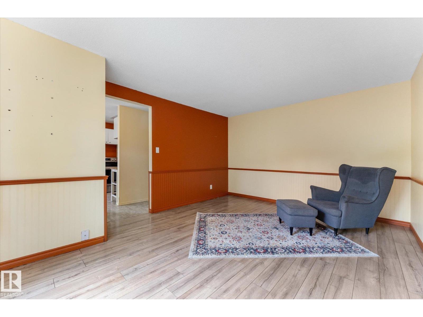 210 ROSELAND VG NW - 14