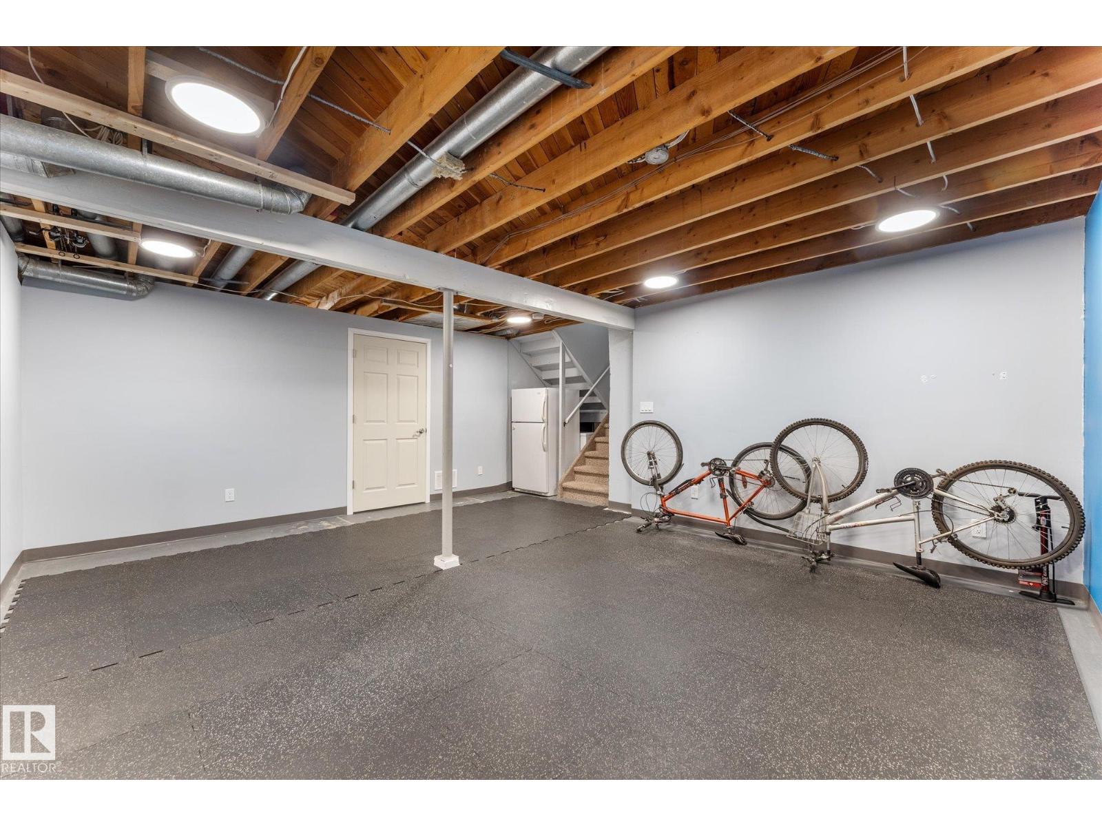 210 ROSELAND VG NW - 27